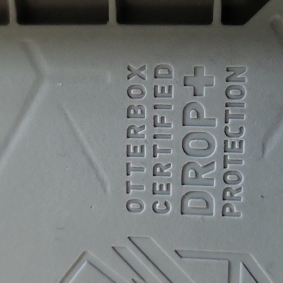 Two Phone Cases for Moto G 5G Plus Phone, with 2 Screen Protectors - Picture 6 of 7